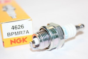 Свеча зажигания  MOTO  для 2-тактных двигателей  (пр-во NGK)