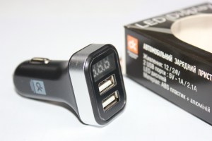 Зарядное устройство для моб. телефона  (2 USB, 12/24V-5V 2,4A) черный  LED Display  (пр-во ДК)