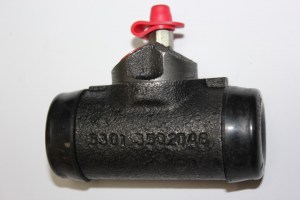 Цилиндр тормозной задний  ЗИЛ-5301  правый  (пр-во Fenox)